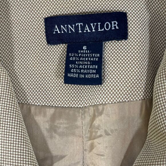AnnTaylor 2 Piece Classic Minimalist Business Casual Tan Suit Blazer 6 Pants 10P - Picture 3 of 12